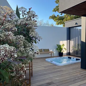 Valbelle, Maison Independante Avec Jacuzzi Hébergement de vacances